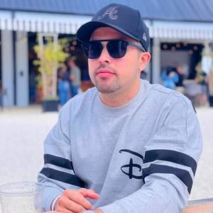 Meet your Posher, Jean carlos